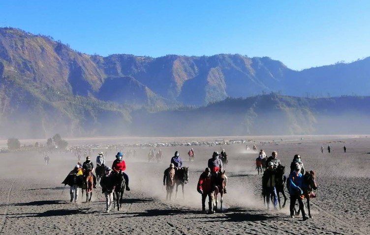 Collapse, Repeat, Rise Again - The Lesson of Bromo